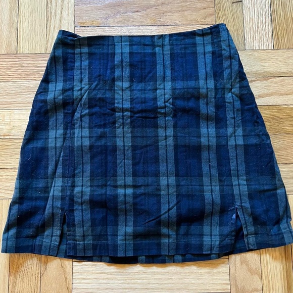 Brandy Melville plaid skirt - Picture 2 of 3